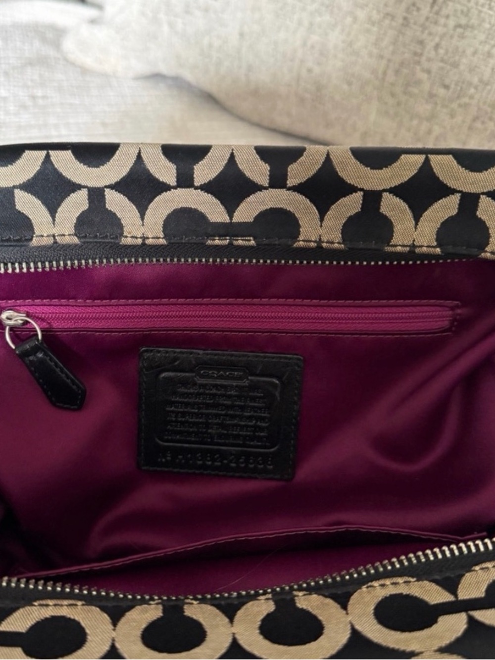 Coach Black & Beige Madison Madeline east/west satchel! Like new condition - Picture 10 of 14